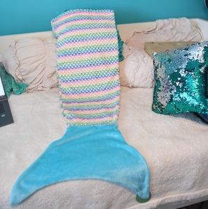 Mermaid tail blanket
